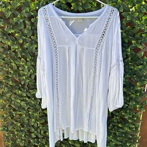 ARIAT woman’s white cloud, dancer, tunic size XL/TG